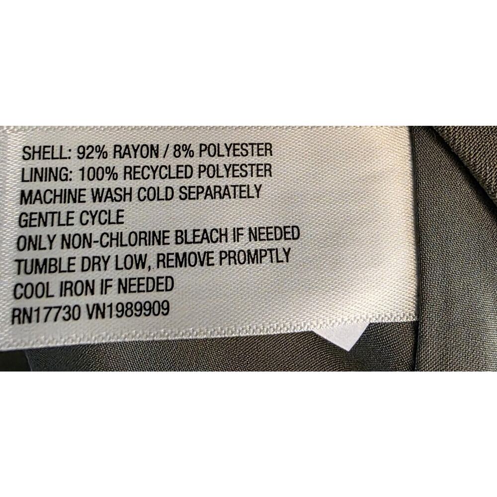 NWT L Women's Olive Green Lined Blazer with Front‎ Pockets and Button Detail - Picture 6 of 6